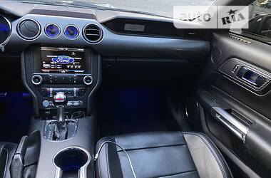 Купе Ford Mustang 2014 в 