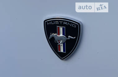 Кабриолет Ford Mustang 2017 в 