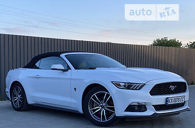 Кабриолет Ford Mustang 2017 в 