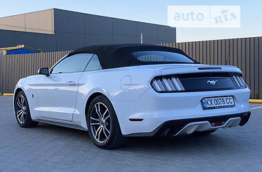 Кабриолет Ford Mustang 2017 в 