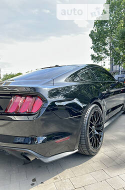 Купе Ford Mustang 2015 в Ужгороді