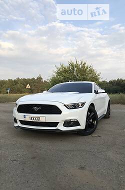 Седан Ford Mustang 2015 в Києві