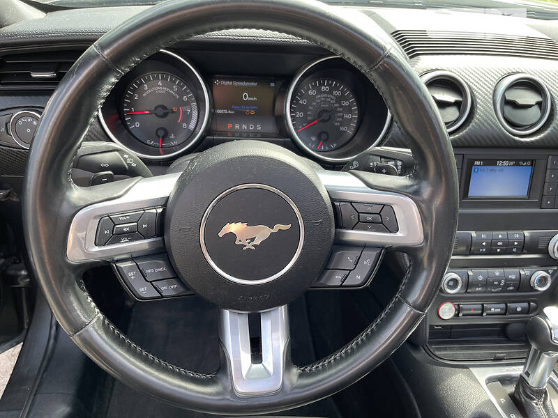 Кабріолет Ford Mustang 2019 в Львові