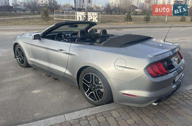 Кабриолет Ford Mustang 2019 в Киеве