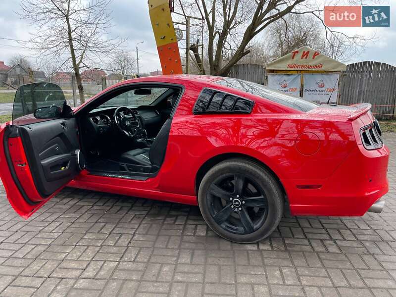 Купе Ford Mustang 2012 в Ровно