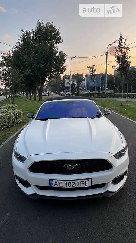 Кабриолет Ford Mustang 2016 в Днепре