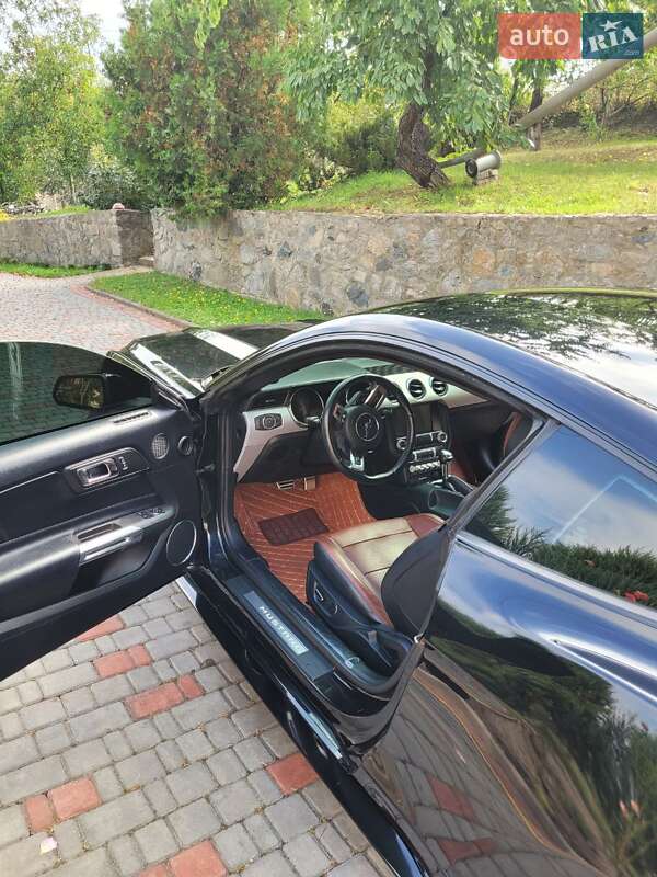 Купе Ford Mustang 2015 в Києві