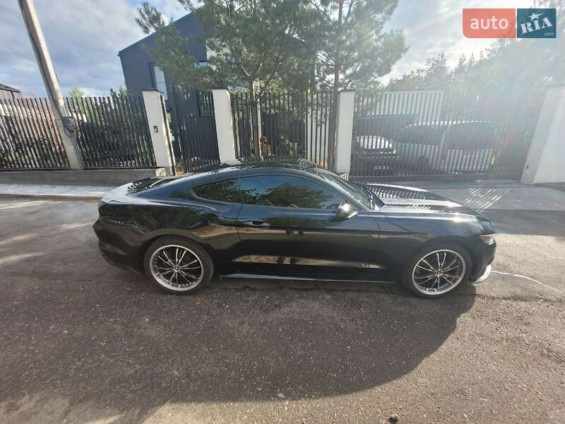 Купе Ford Mustang 2015 в Києві фото 8 Купе Ford Mustang 2015 в Києві