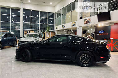Купе Ford Mustang 2017 в 