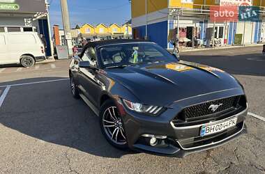 Кабриолет Ford Mustang 2017 в 