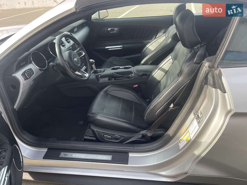 Кабриолет Ford Mustang 2016 в Одессе