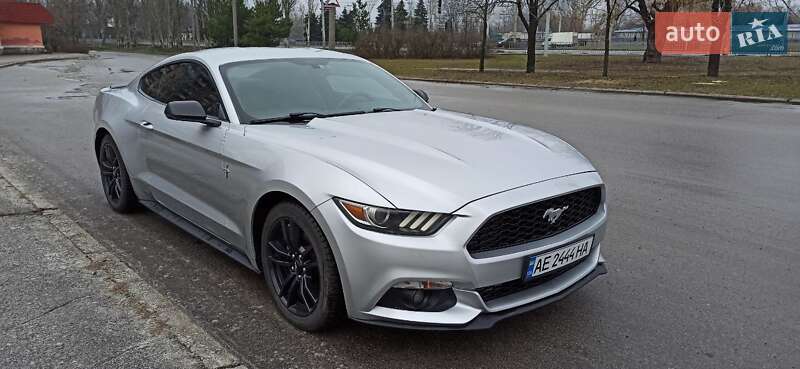 Купе Ford Mustang 2015 в Днепре