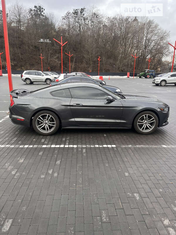 Купе Ford Mustang 2015 в Києві