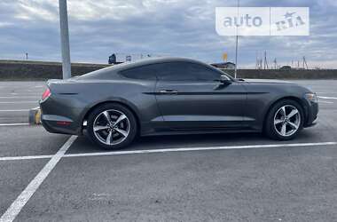 Купе Ford Mustang 2016 в Львове