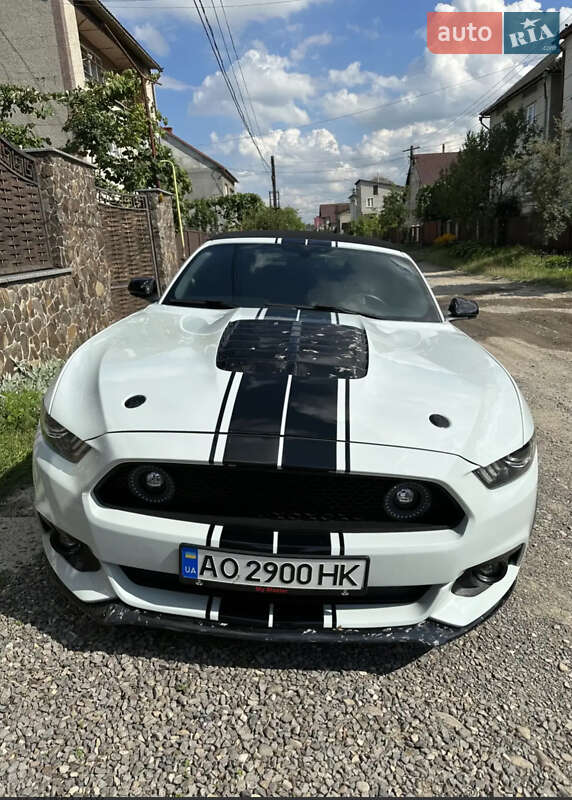 Кабриолет Ford Mustang 2016 в Хусте