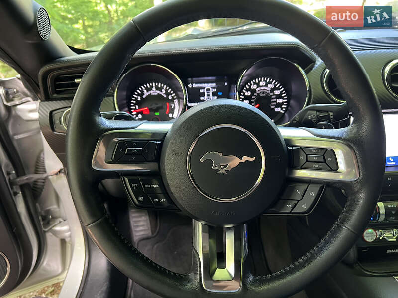 Кабриолет Ford Mustang 2016 в Хусте