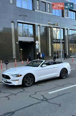 Кабриолет Ford Mustang 2020 в 
