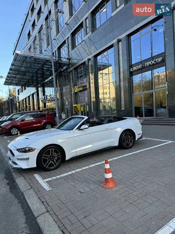 Кабріолет Ford Mustang 2020 в Києві