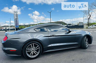 Купе Ford Mustang 2015 в Иршаве