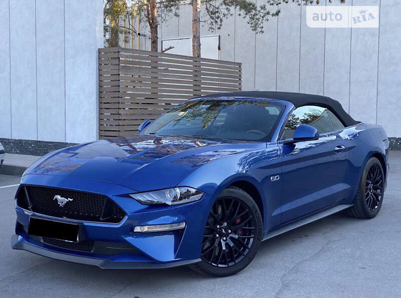 Кабриолет Ford Mustang 2022 в 