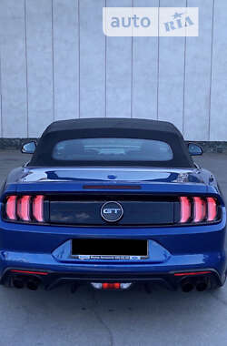 Кабриолет Ford Mustang 2022 в 