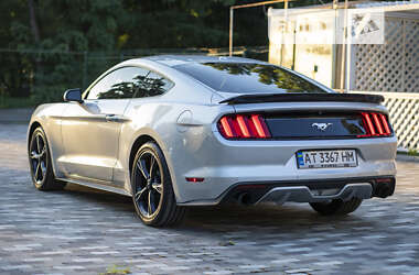 Купе Ford Mustang 2016 в Києві