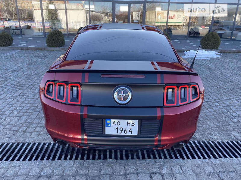 Купе Ford Mustang 2013 в Ужгороде