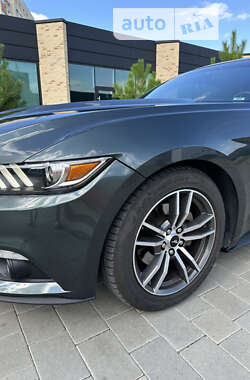 Купе Ford Mustang 2015 в 