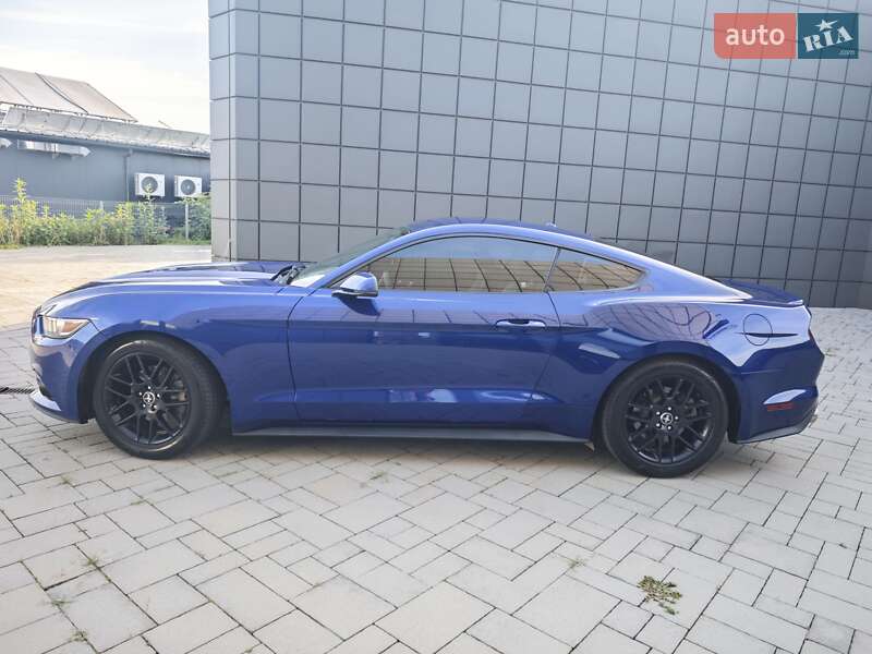 Купе Ford Mustang 2015 в Тячеве