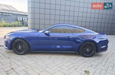 Купе Ford Mustang 2015 в 
