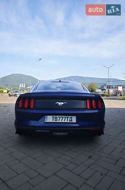 Купе Ford Mustang 2015 в 