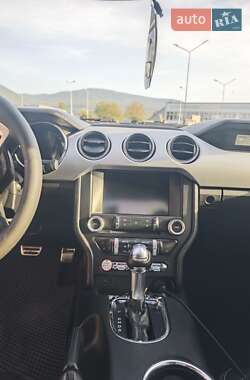 Купе Ford Mustang 2015 в 