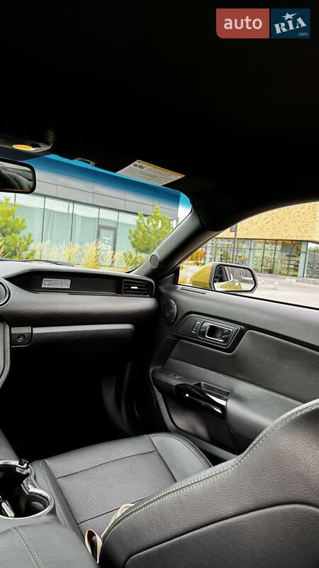 Купе Ford Mustang 2015 в Хмельницком