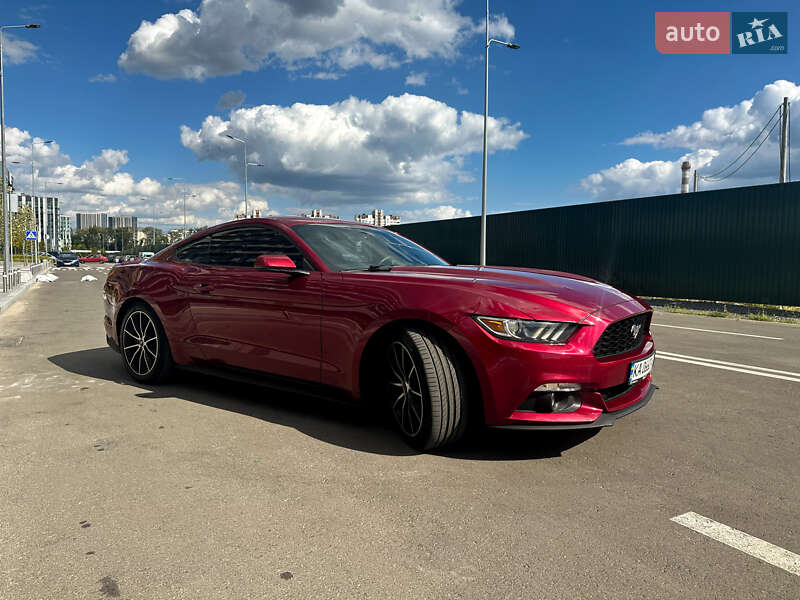 Купе Ford Mustang 2016 в Киеве