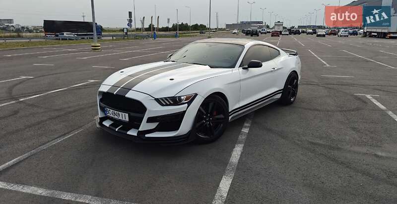 Купе Ford Mustang 2016 в Львове