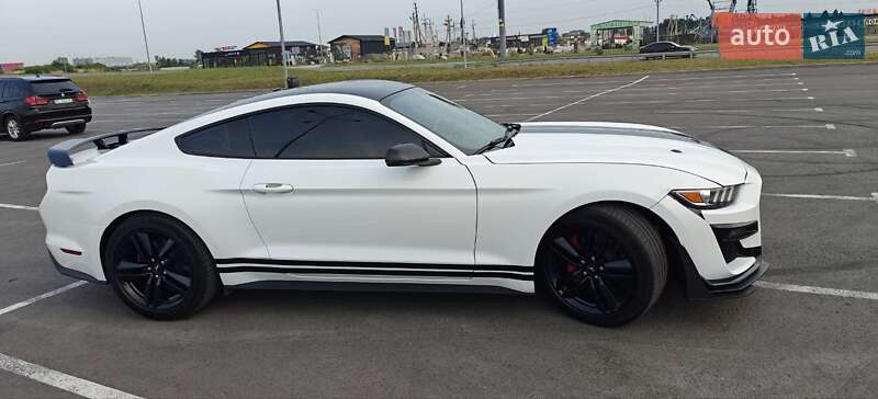 Купе Ford Mustang 2016 в Львове
