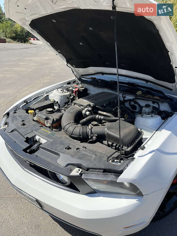 Купе Ford Mustang 2010 в Николаеве