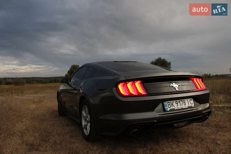 Купе Ford Mustang 2018 в Киеве