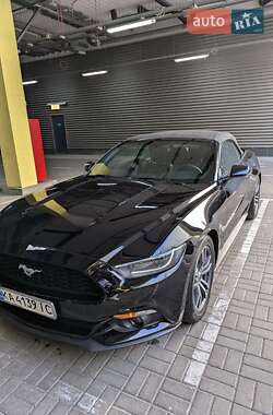 Кабриолет Ford Mustang 2016 в 