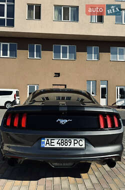 Купе Ford Mustang 2015 в Дніпрі