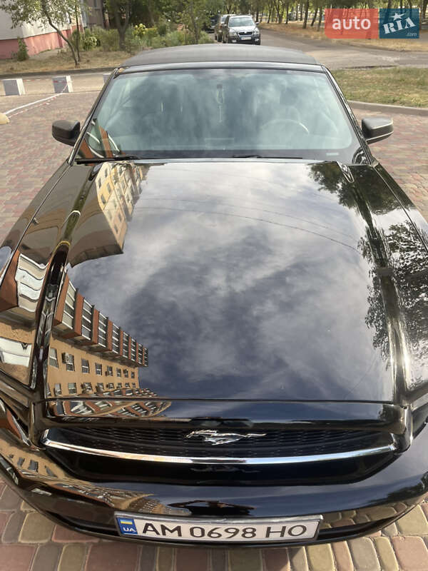 Кабриолет Ford Mustang 2012 в Житомире