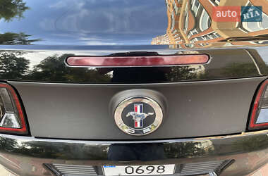 Кабриолет Ford Mustang 2012 в 