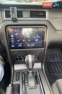 Кабриолет Ford Mustang 2012 в 