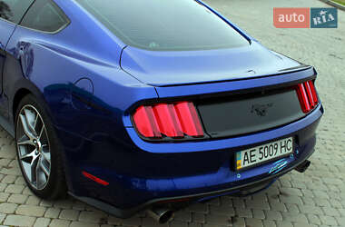 Купе Ford Mustang 2015 в 