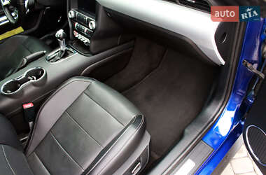 Купе Ford Mustang 2015 в 