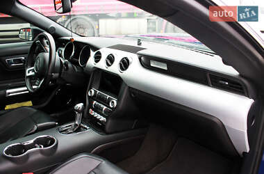 Купе Ford Mustang 2015 в 