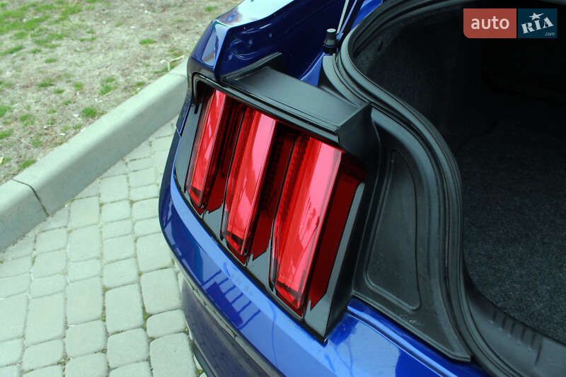 Купе Ford Mustang 2015 в Дніпрі
