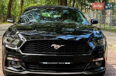Кабриолет Ford Mustang 2017 в 
