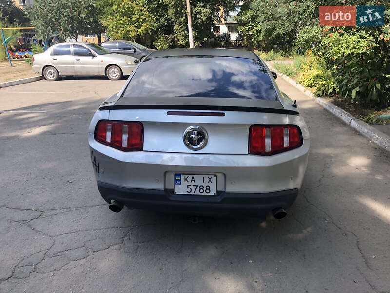 Ford Mustang 2011