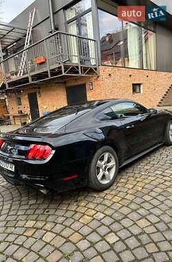 Купе Ford Mustang 2015 в Ужгороді